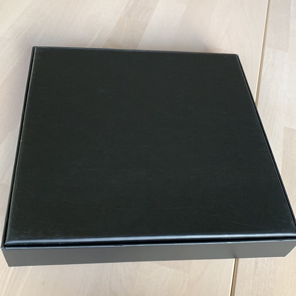 Gucci box with tissue and ribbon - Picture 2 of 7